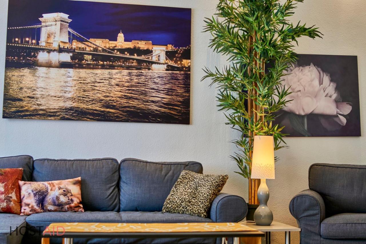 M52 Apartment - Hostaid Budapest Eksteriør billede