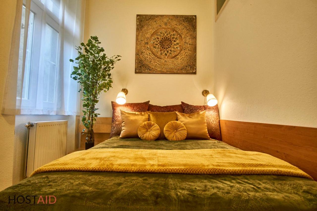 M52 Apartment - Hostaid Budapest Eksteriør billede