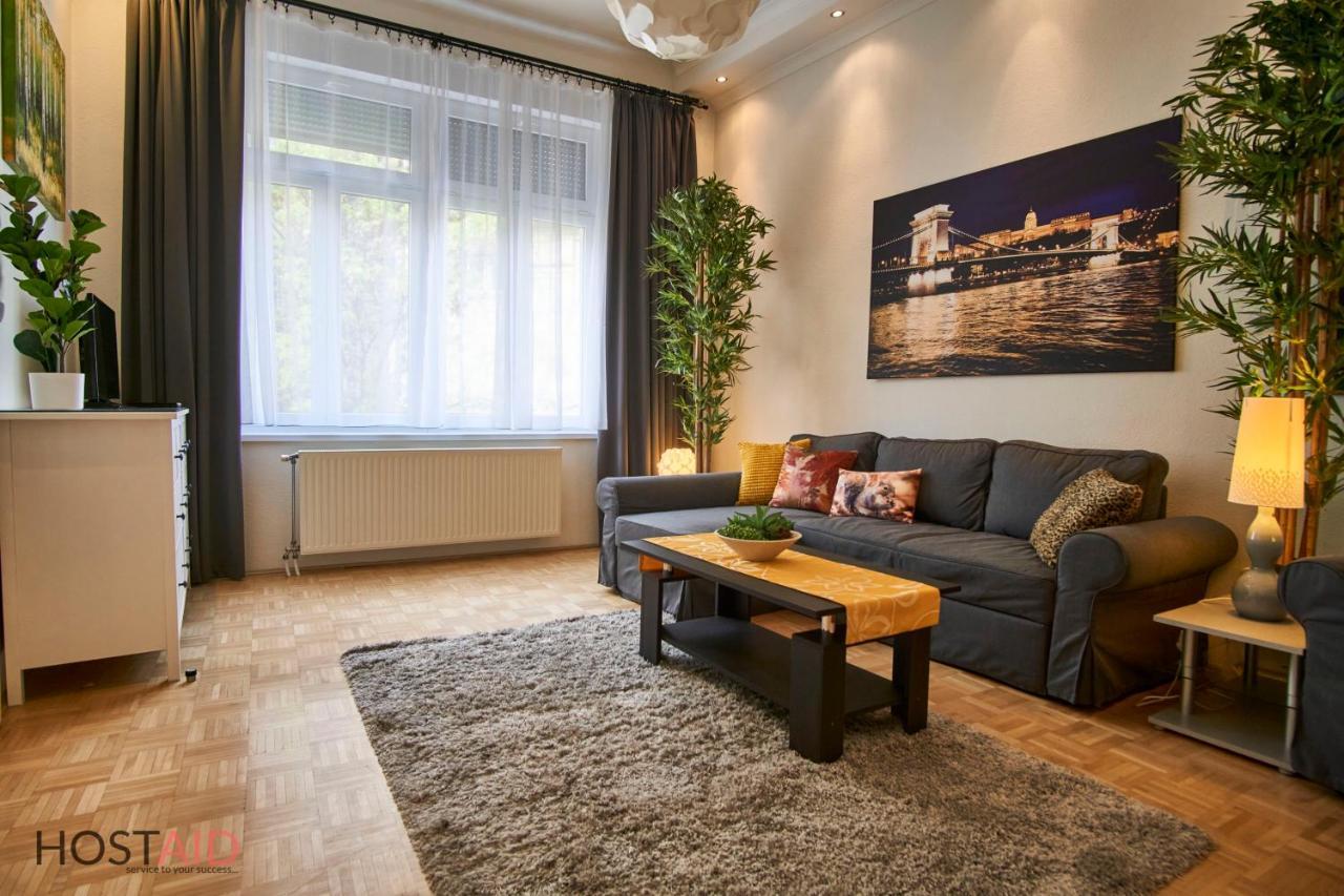 M52 Apartment - Hostaid Budapest Eksteriør billede